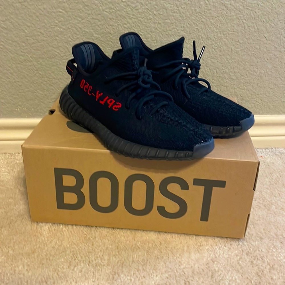 Yeezy Boost 350 V2 Black/Red 9.5